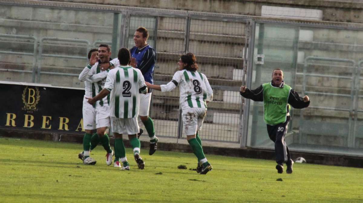 2^ Divisione, la Vigor Lamezia vince il derby con il Cosenza e rimane in vetta
