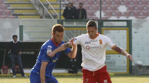 Lecce, Caturano su Facebook a tifosi Melfi: "Il gol non cancella il passato"