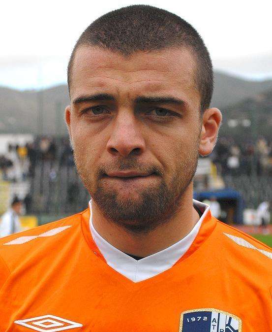 Benevento, Padella: "Mi taglierei lo stipendio pur di rimanere"