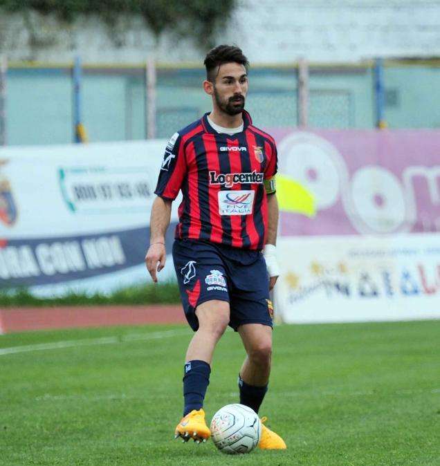 Catanzaro, nel mirino un difensore della Casertana