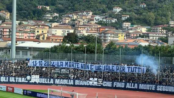 I tifosi della Cavese contro la Figc: "La morte non è uguale per tutti"