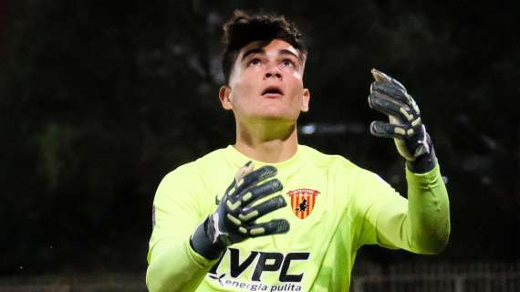 Benevento, la A su Nunziante: il portiere monitorato da Roma, Juve e Fiorentina