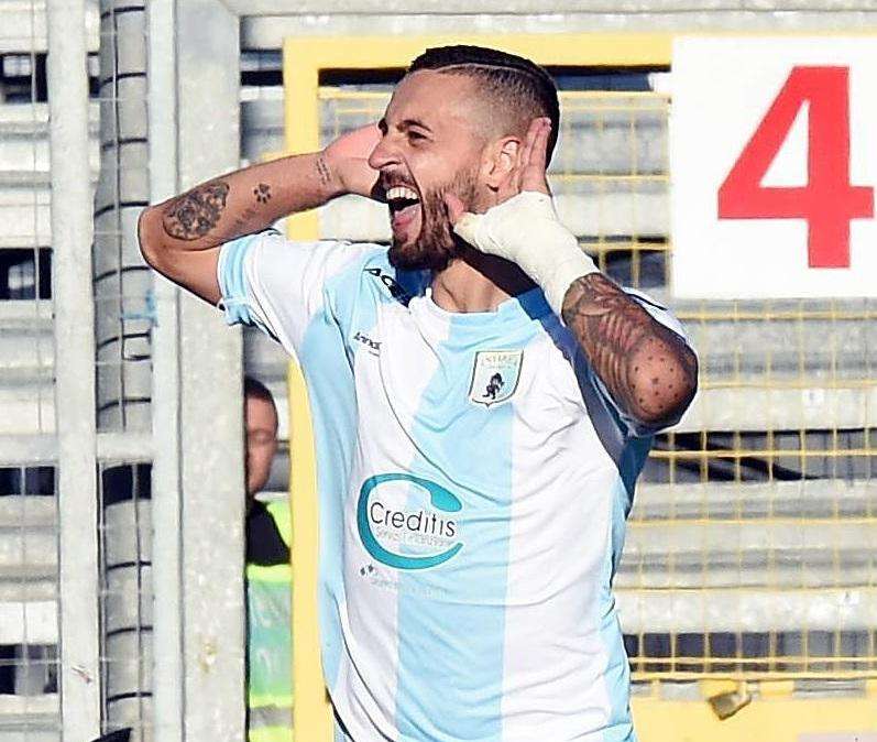 Parma, difficile arrivare a Caputo e Troiano. L'Entella: "Incedibili"