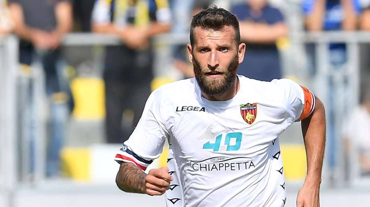 Avellino, proposto un triennale al centrocampista Mirko Bruccini