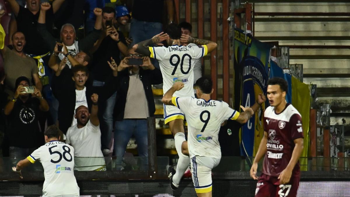 Cosenza, contatti col Cerignola: nel mirino c'è Emmausso