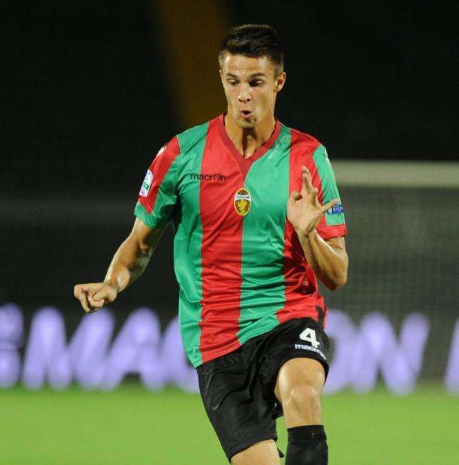 Ternana, Valjent piace alla Salernitana