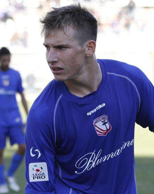 Fermana, quasi fatta per un terzino del Carpi
