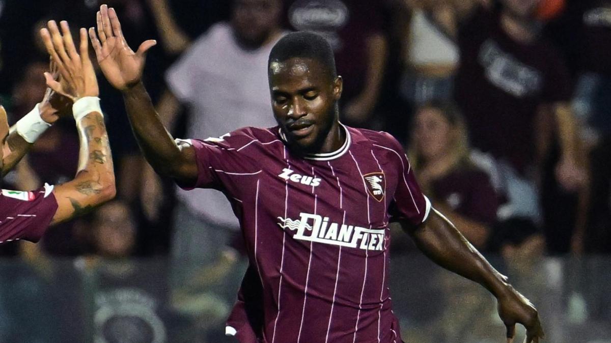 Casertana, Kallon: "Mi sentivo in debito coi tifosi dopo i 3 turni di squalifica"