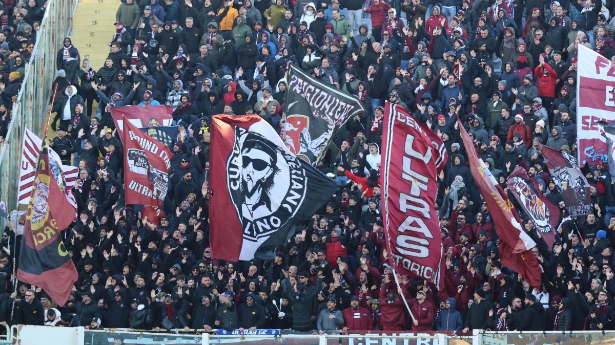 Salernitana, divieto di trasferte ridotto a tre mesi: il comunicato del club