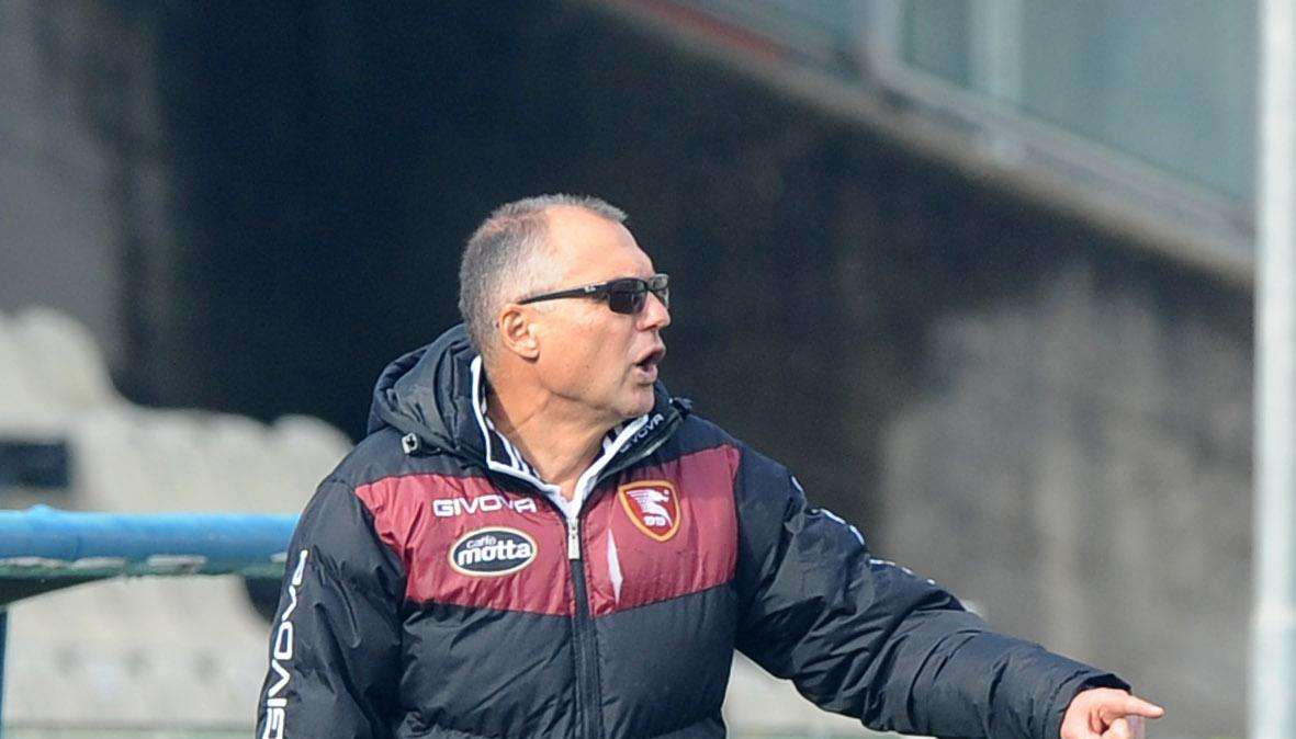 Salernitana, la società blinda Menichini