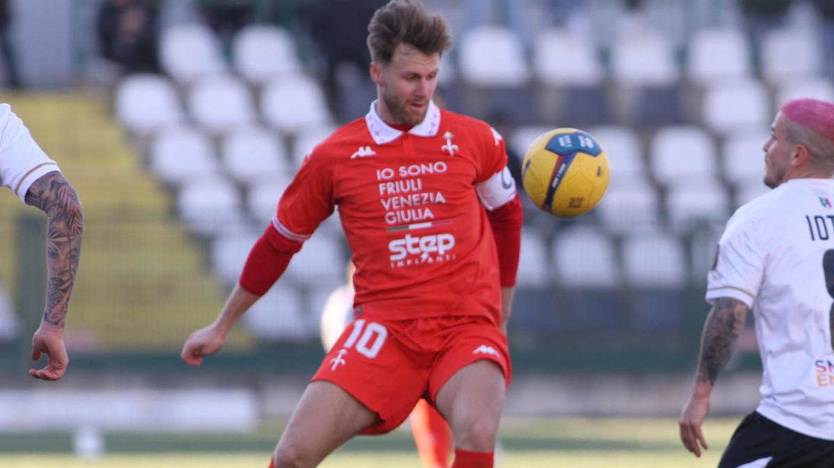 Triestina, D'Urso: "Non preoccupiamoci di voci e cose che succedono fuori dal campo"