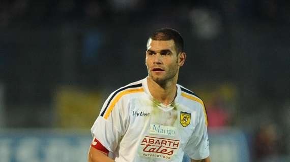 Salernitana, il punto sul mercato. Filo diretto con Castellammare
