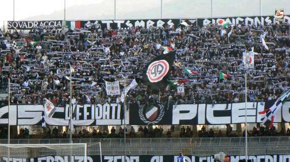 Ascoli, anche con la Paganese curva piena