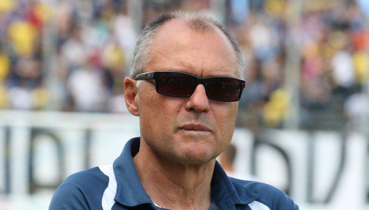 Salernitana, stasera summit con Menichini: l'ex Pisa in pole per il post Somma