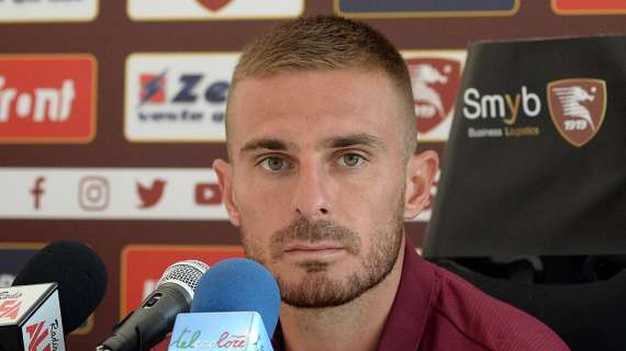 Carrarese, Capezzi: "Stadio gremito accende noi giocatori, clima positivo"