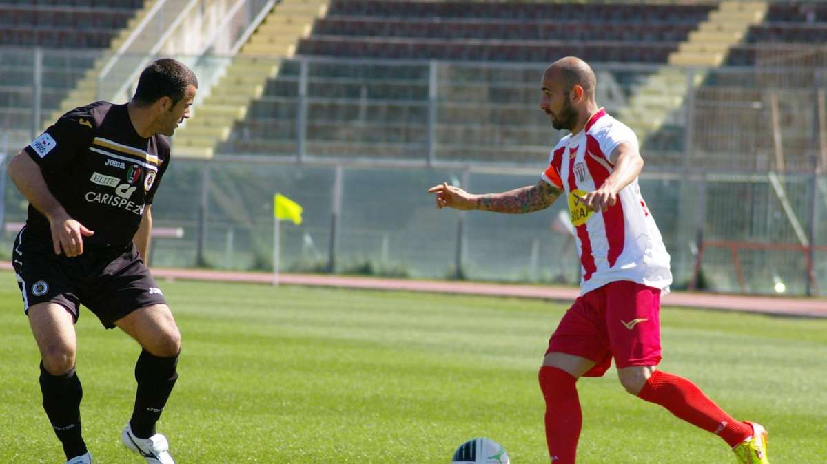 Nocerina, si complica l'affare Mazzeo
