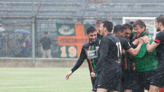Venezia, occhi in D per la difesa