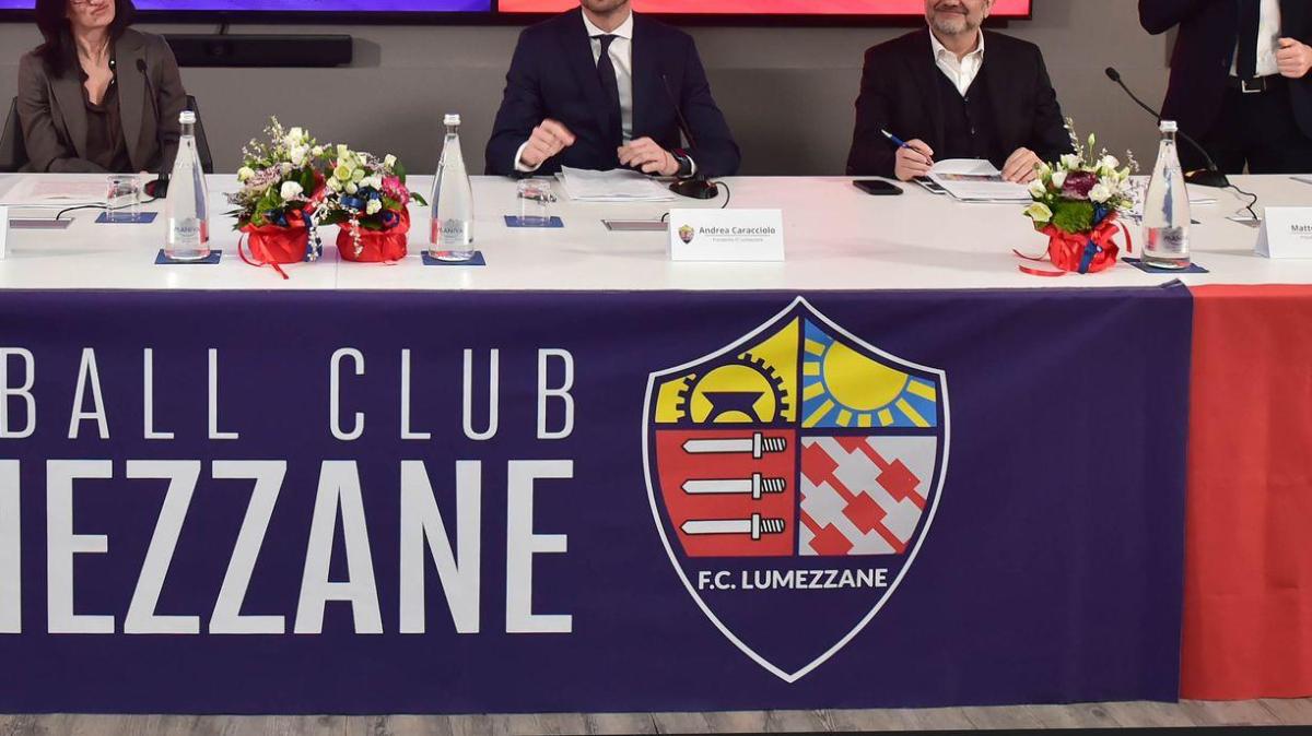 Il Lumezzane celebra l'impresa: "Mai nessuno ai playoff con 0 punti alla quinta"