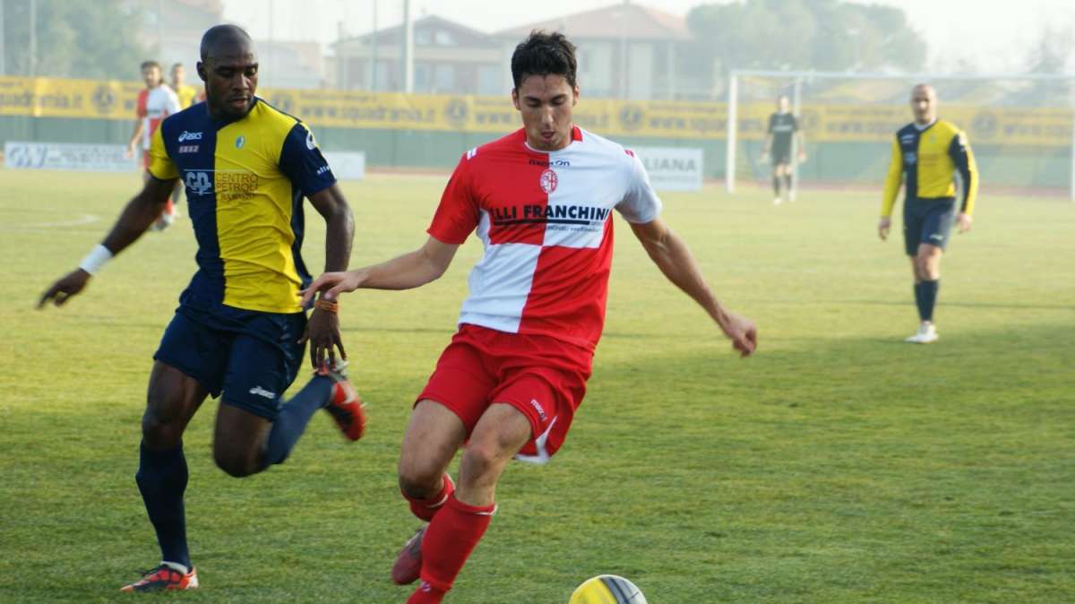 Carpi, Obeng in uscita e conteso da due club