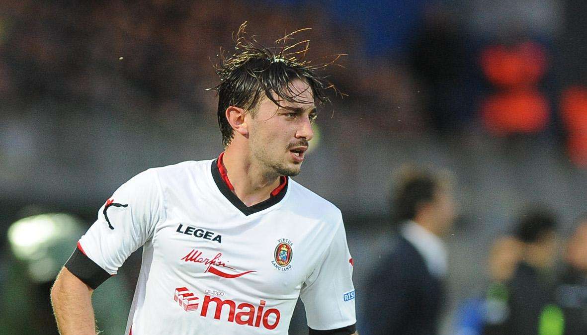 Catanzaro, nel mirino un difensore di Serie B
