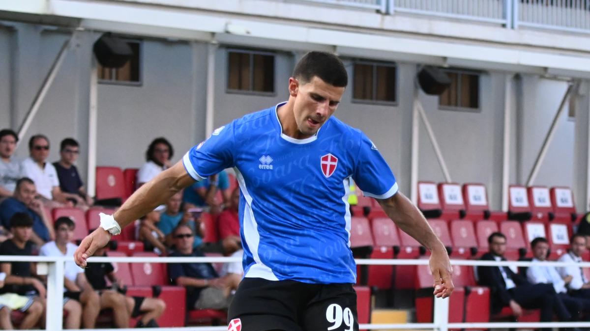 Novara, Basso: "Partita sporca, meritata la vittoria. Gol? Contento valga tre punti"