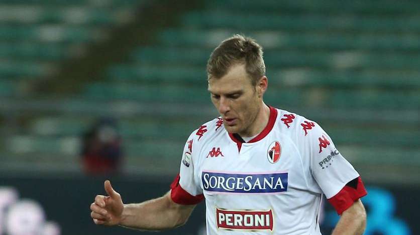 Modena, vicino il terzino Matteo Ciofani in uscita dal Bari