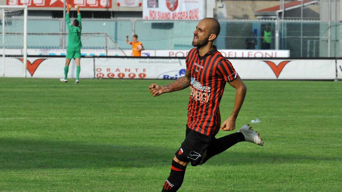 Anticipo 1^ Divisione, la Nocerina strappa un buon punto a Latina