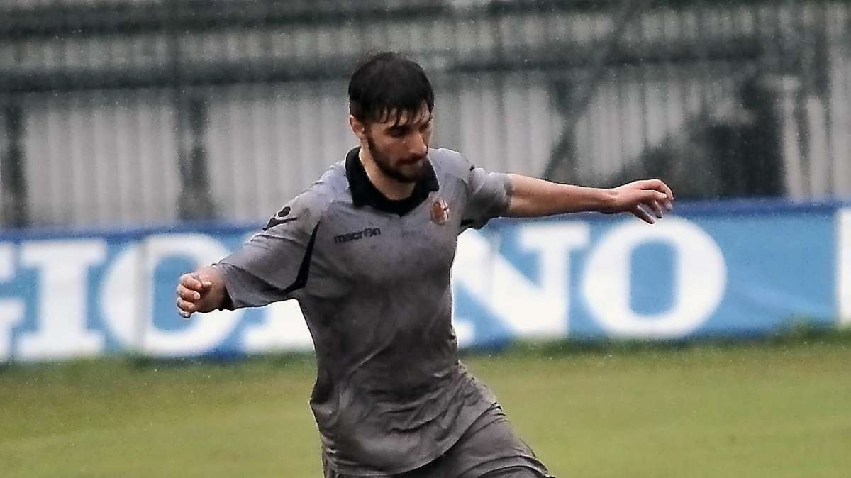 Grosseto, sorpasso alla Lucchese per un difensore di B