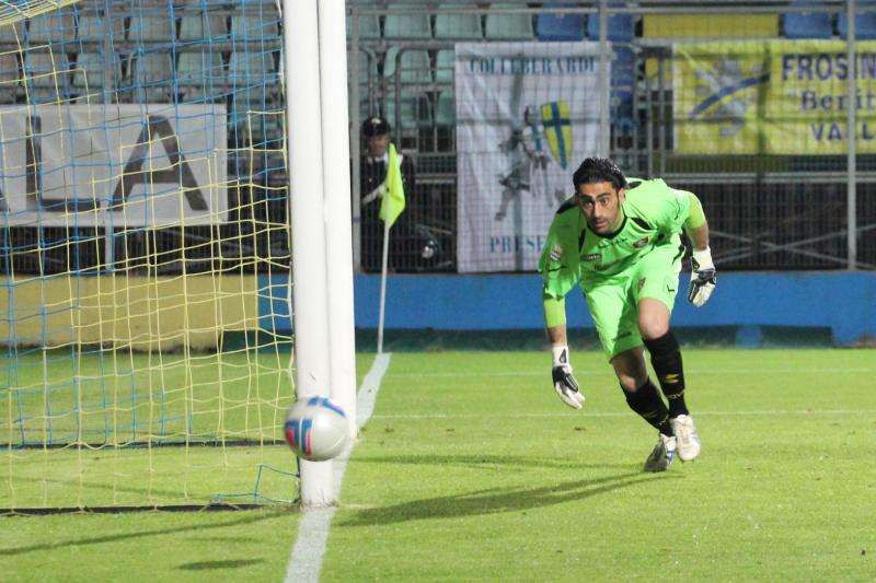 Matera, forte pressing su un portiere