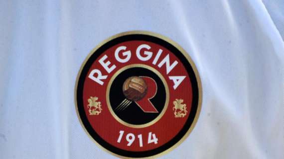 Messina-Reggina, in fiamme il pullman amaranto dopo il derby 