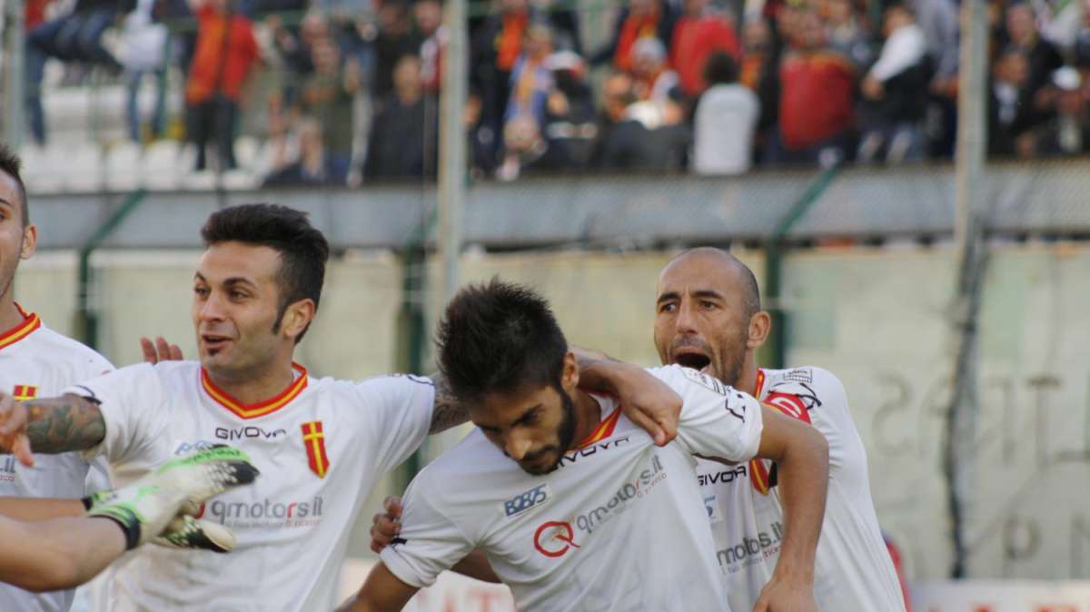2^ Divisione, Grassadonia debutta col sorriso: il Messina stende il Sorrento