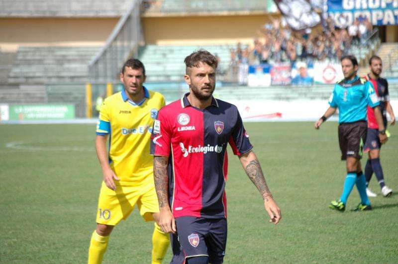 Cosenza, fila per un esterno offensivo