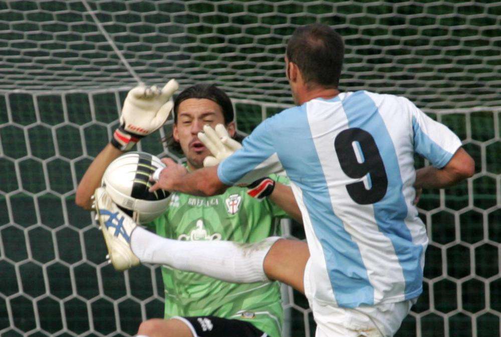 Pro Vercelli, su Valentini il pressing del Chievo