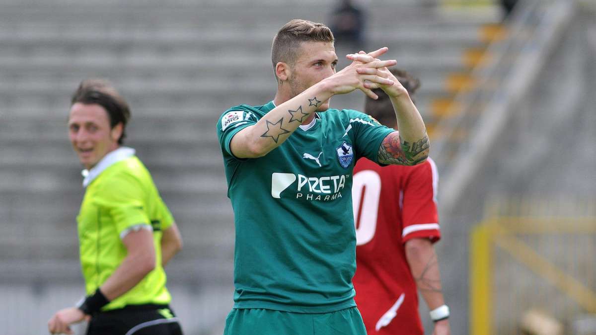 Casertana, due club su Caturano