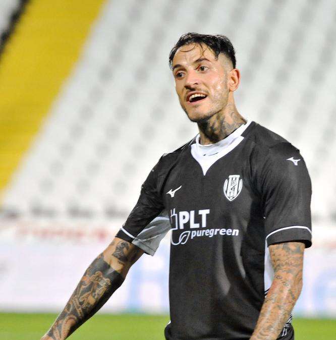 Reggina, un colpo per reparto. Uno già concluso, occhio ai rinnovi