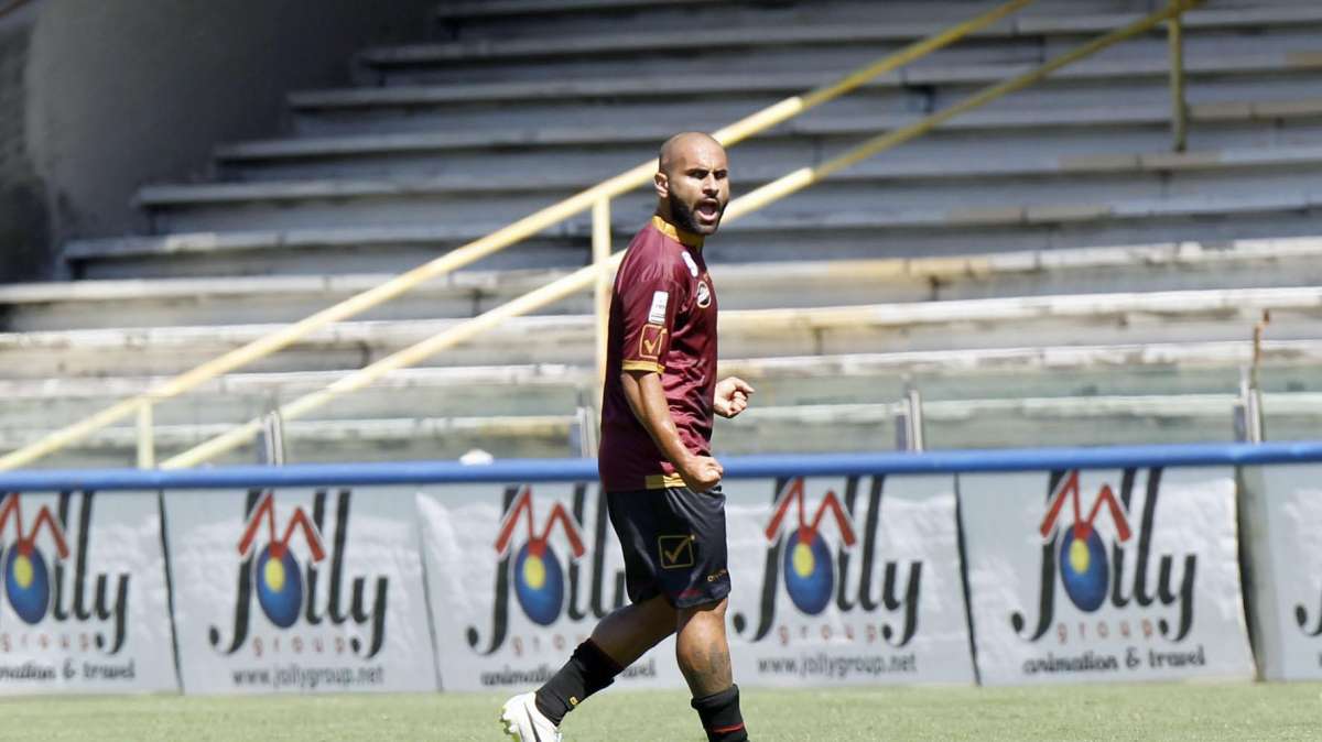 Salernitana, alla fine un tuo esterno rimane