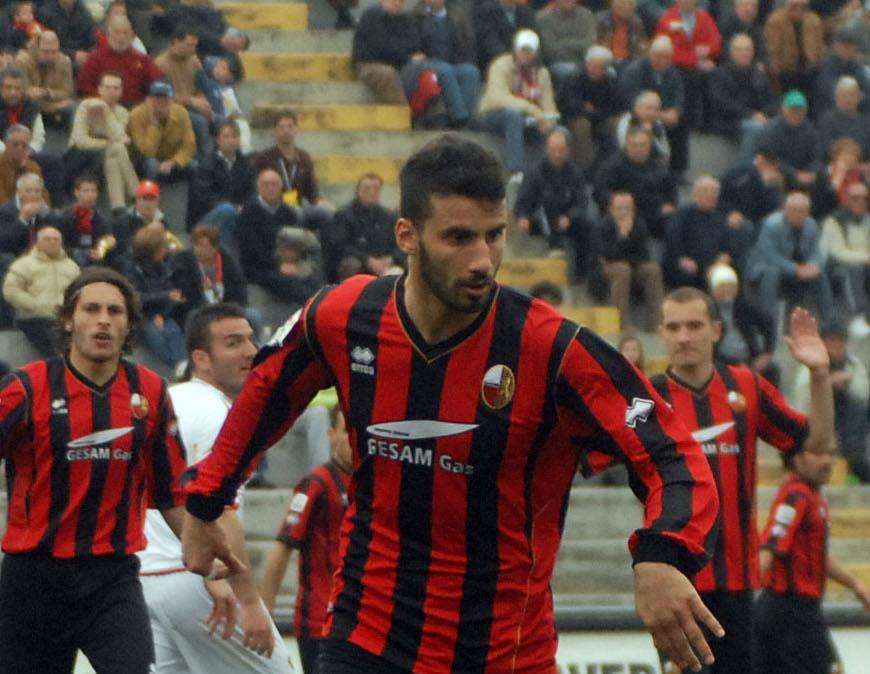 Carpi, arriva in prova l'ex Lucchese Bova