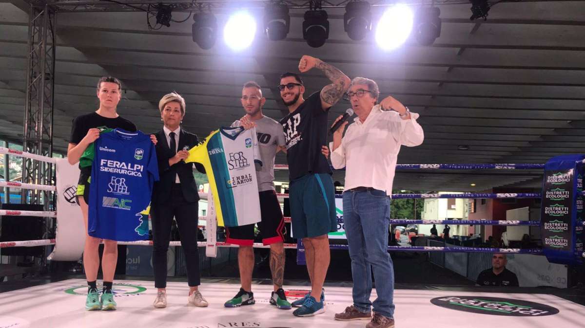 Feralpisalò con le maglie dei Leoni del Garda all'Antares Fight Night