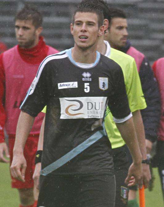 Virtus Entella, un tuo difensore seguito da un tris di Lega Pro