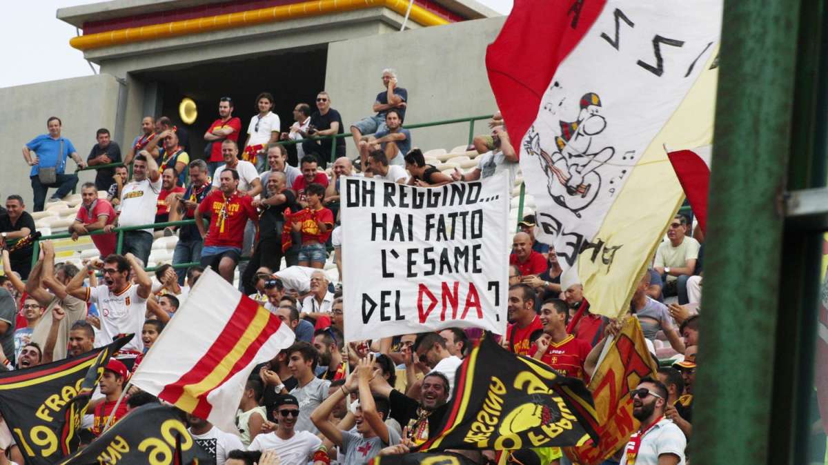 Messina, caccia a due mancini