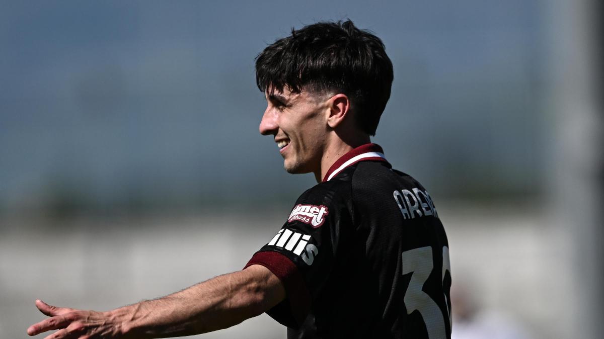 Arezzo, il primo colpo per la B: scatta il riscatto per Alessandro Arena