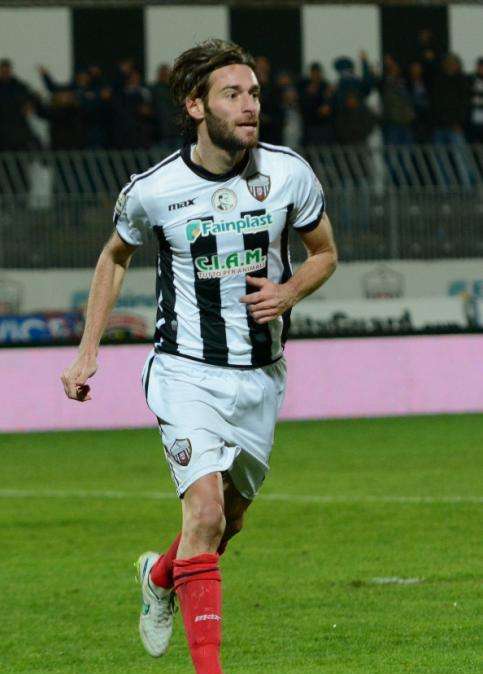 Ascoli, tante pretendenti per Altinier