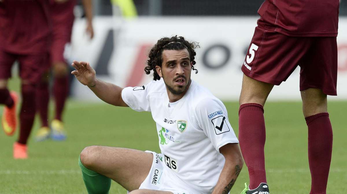 Novara, pressing su due giocatori di B