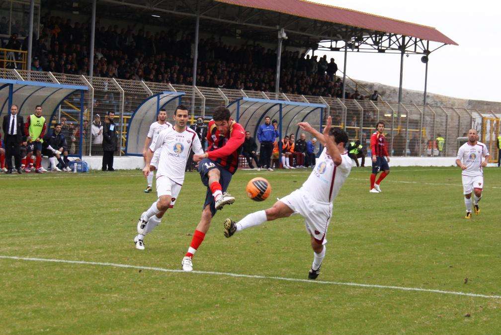 Milazzo, dubbi sul modulo: sarà 4-4-2 o 4-2-3-1?