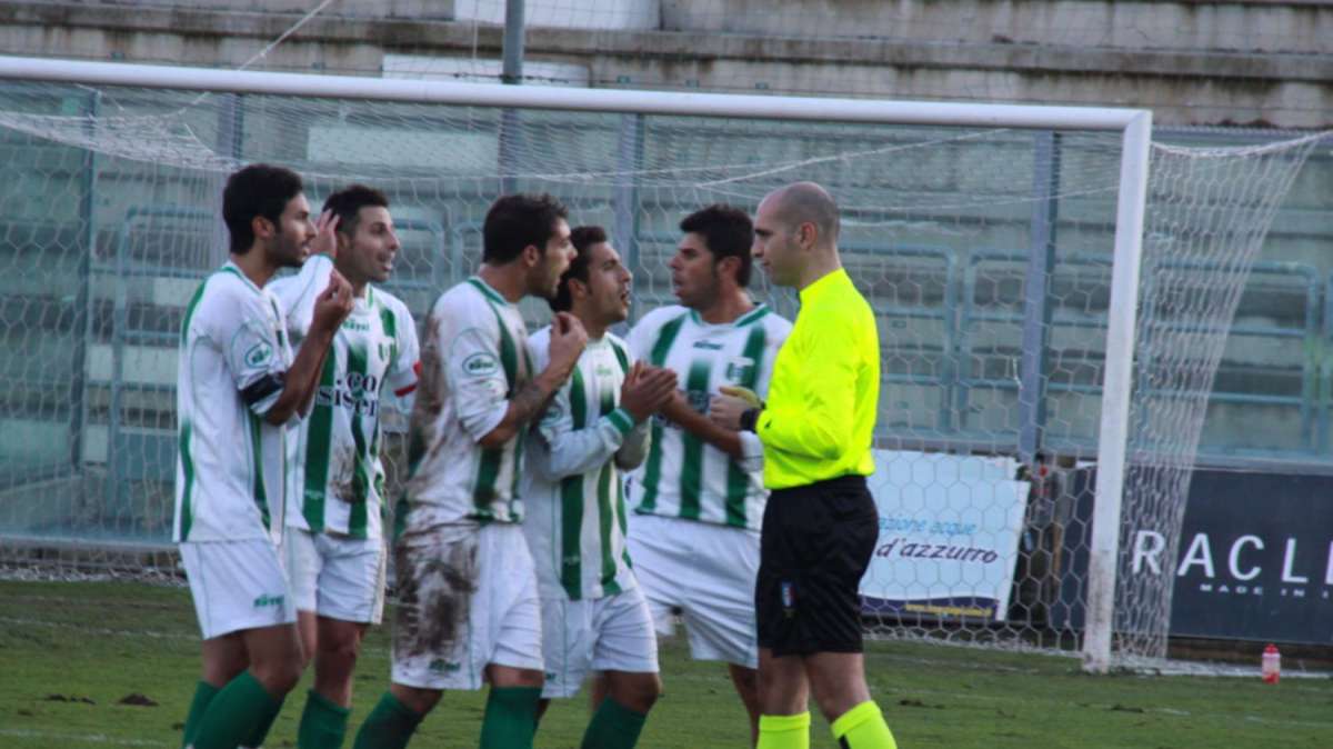 2^ Divisione, la Vigor Lamezia sciupa un'altra grossa occasione ad Ischia