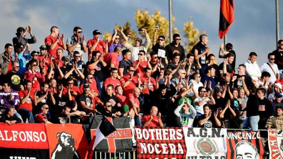 Nocerina, tra i tifosi anche il vocalist  Enzo Mammato