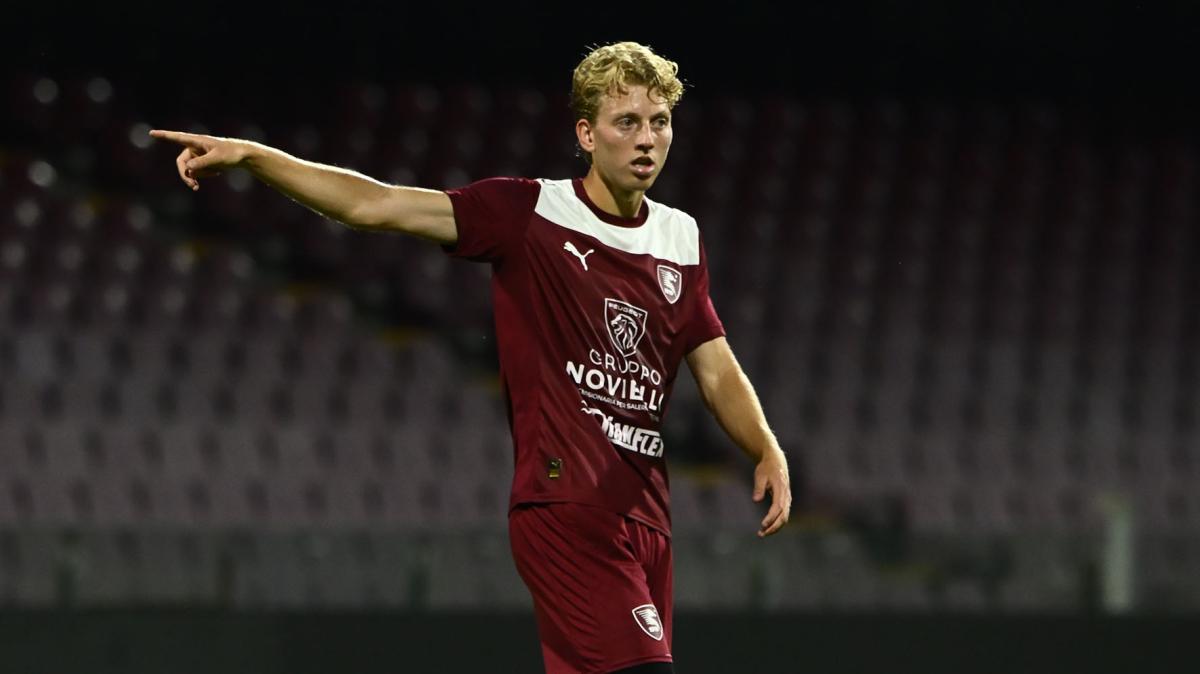 Salernitana, de Boer non è incedibile: sondaggio concreto dell'Arezzo