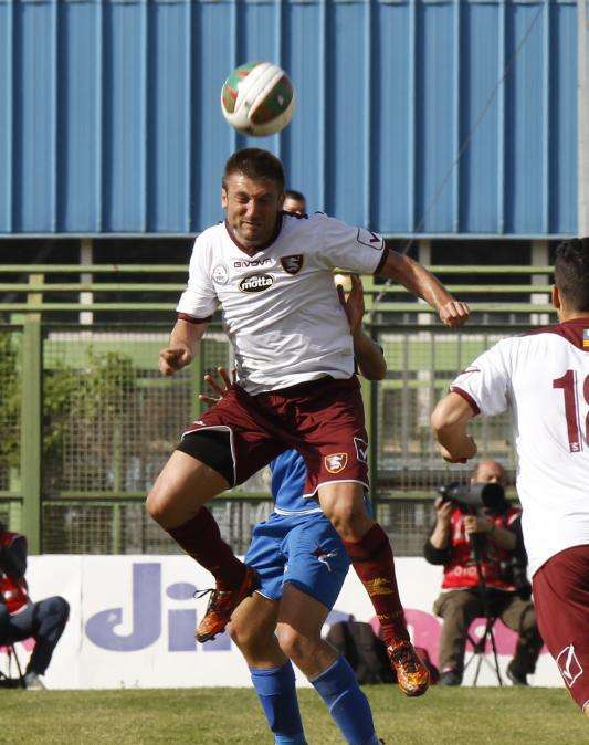 Martina, una punta smentisce firma