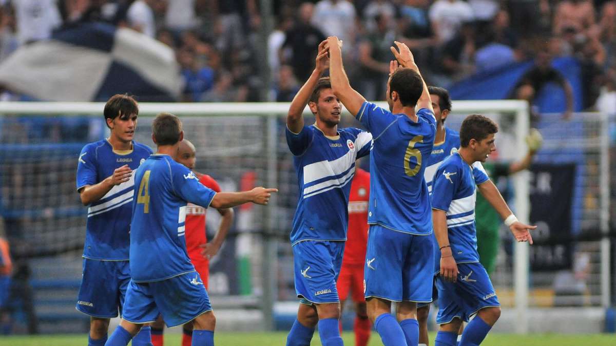 Venerdì si torna già in campo: anticipo Como-Reggiana
