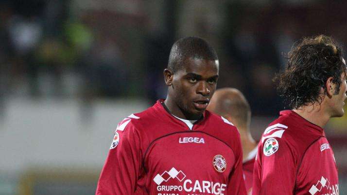 Salernitana, Diniz abbandona il ritiro